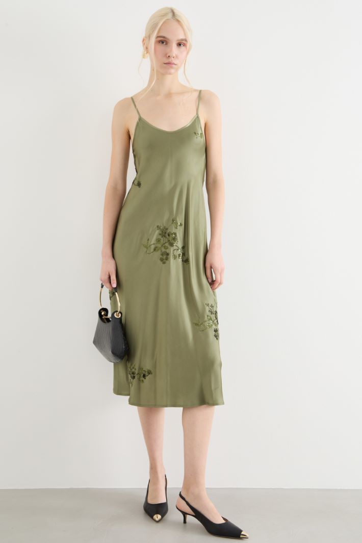 Embroidered satin slip dress Intrend