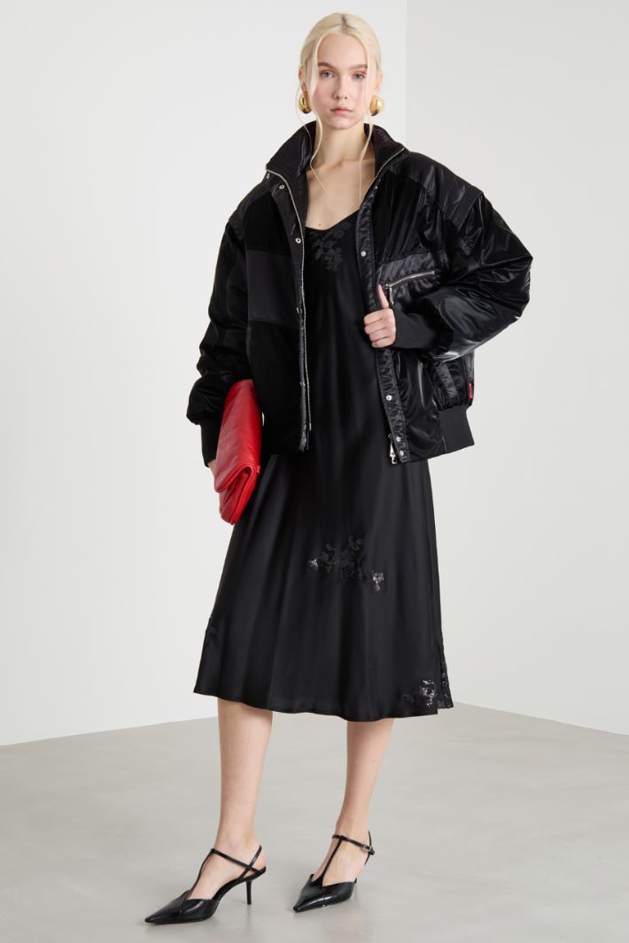 Slip dress in raso ricamato Intrend