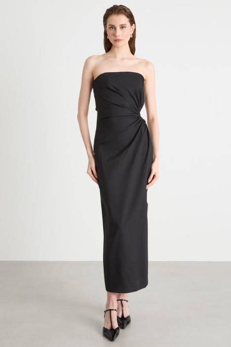 Abito bustier con cut-out laterale