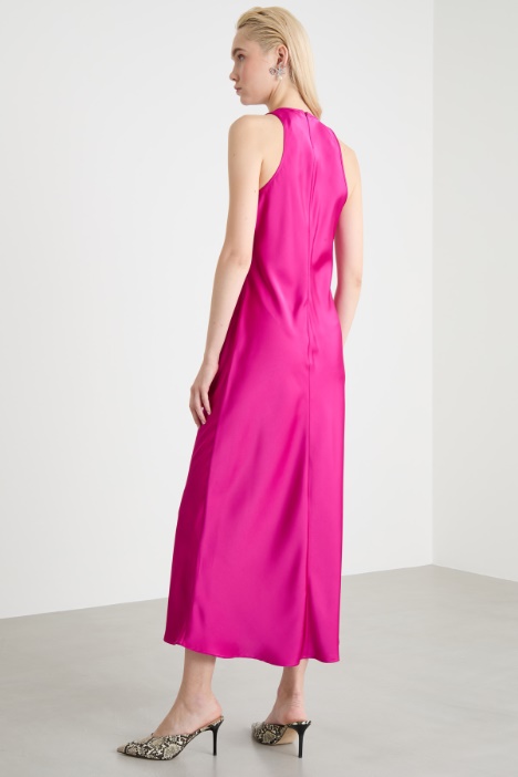 Abito lungo in raso fluido