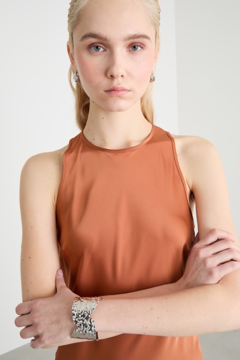 Abito lungo in raso fluido