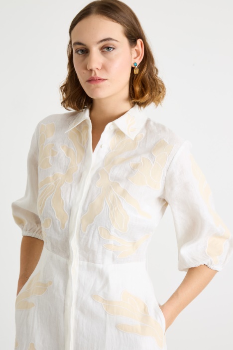 Abito in lino ricamato