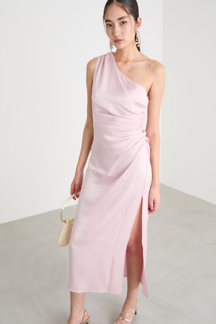 Satin one-shoulder dress Intrend - 2
