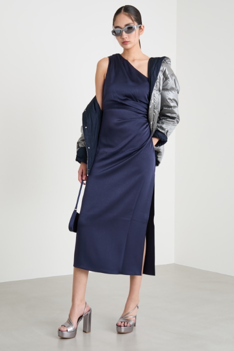 Satin one-shoulder dress Intrend