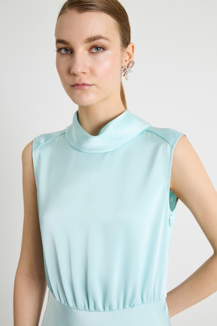 Abito midi in raso con collo alto Intrend - 3