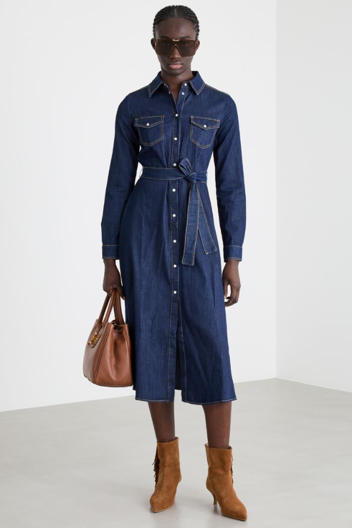 Abito con cintura Intrend