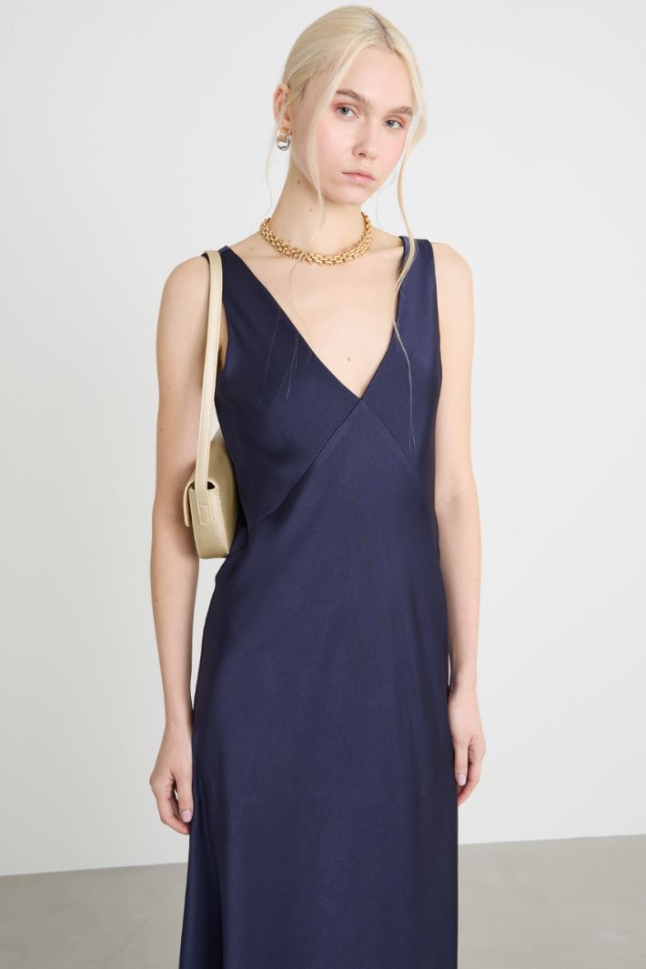Fluid satin dress Intrend - 2