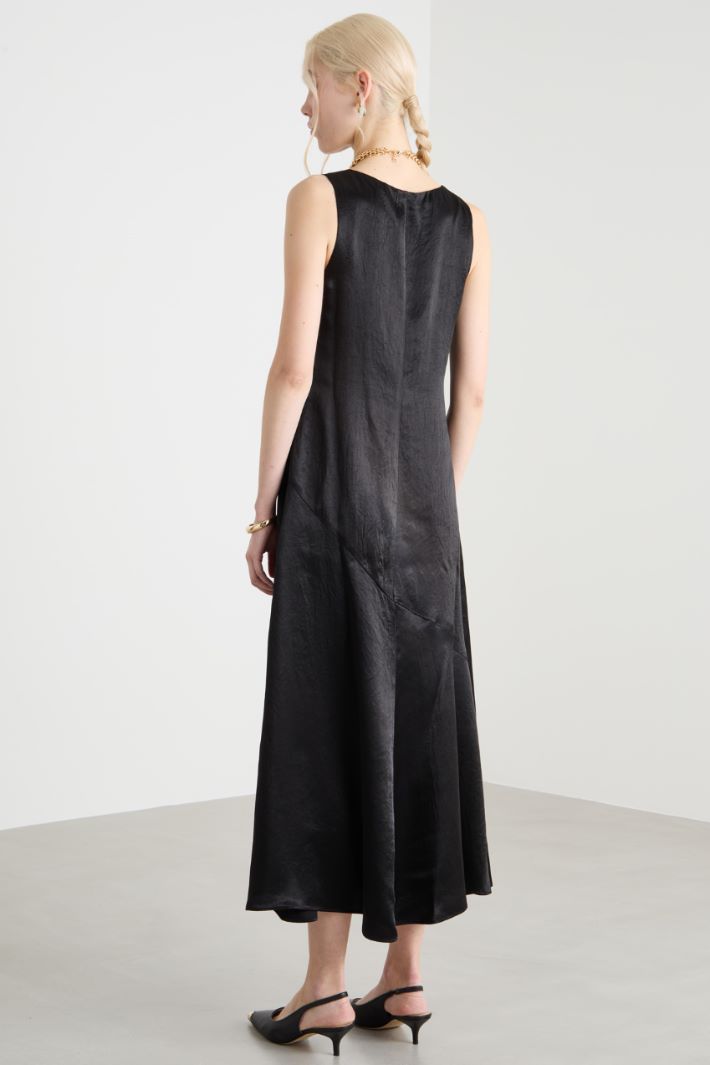 Flowing satin dress Intrend - 4