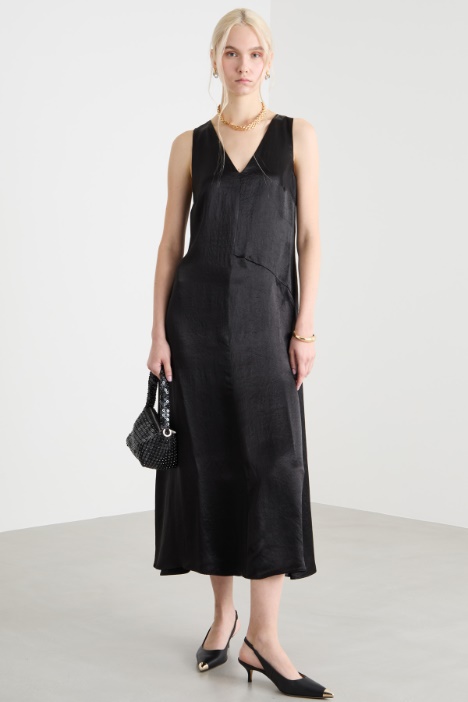 Flowing satin dress Intrend