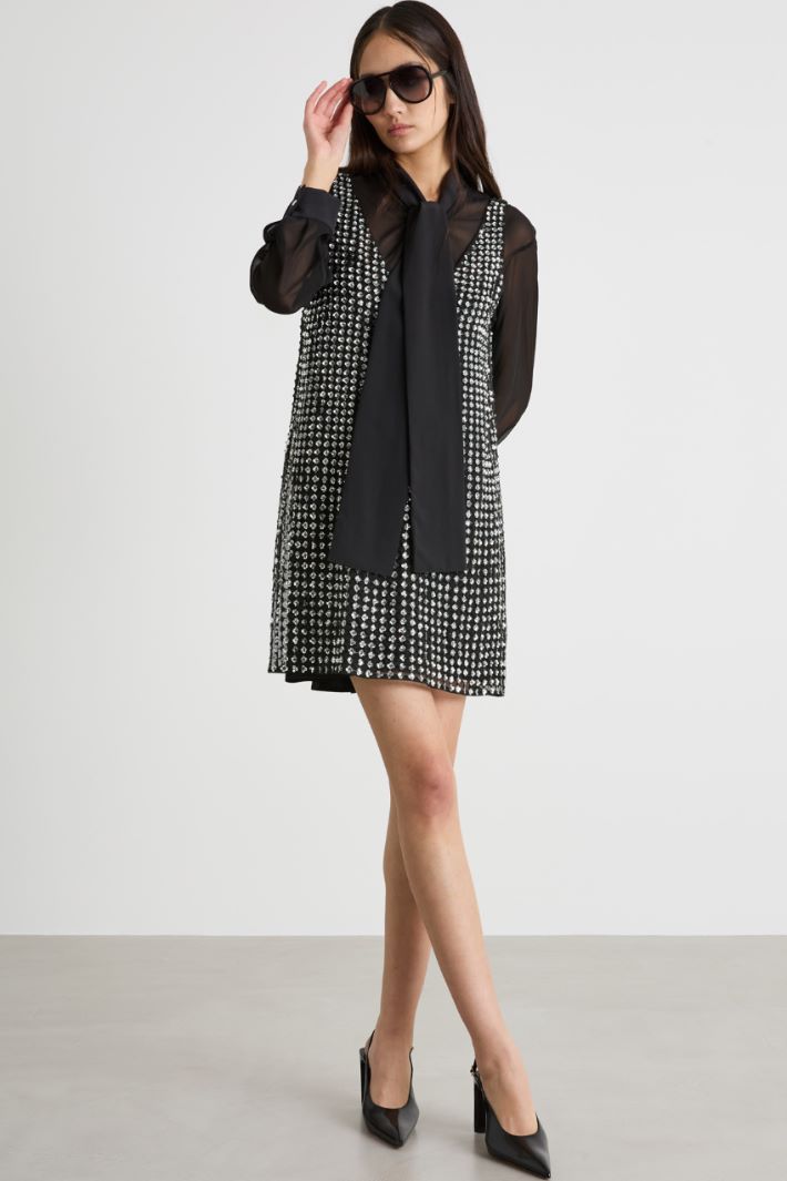 Short sequinned organza dress Intrend