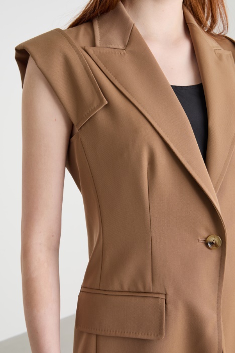 Gilet con rever a lancia