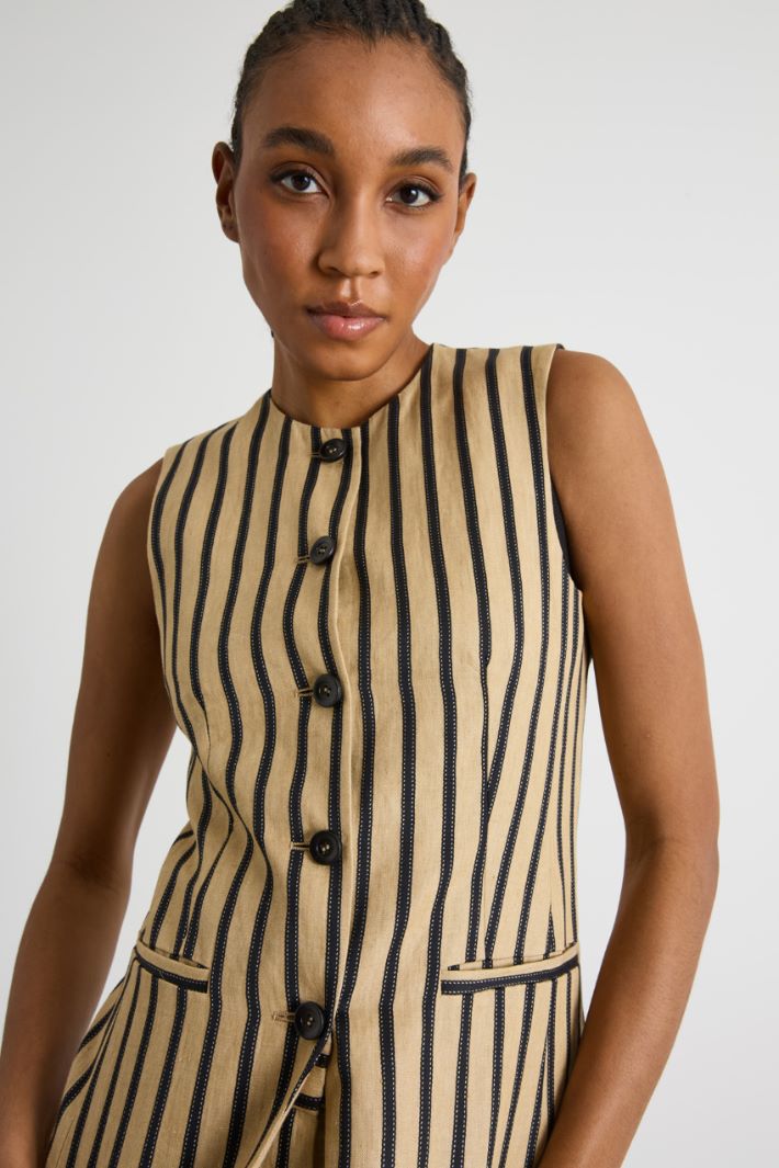 Slim-fit round-neck waistcoat Intrend - 3