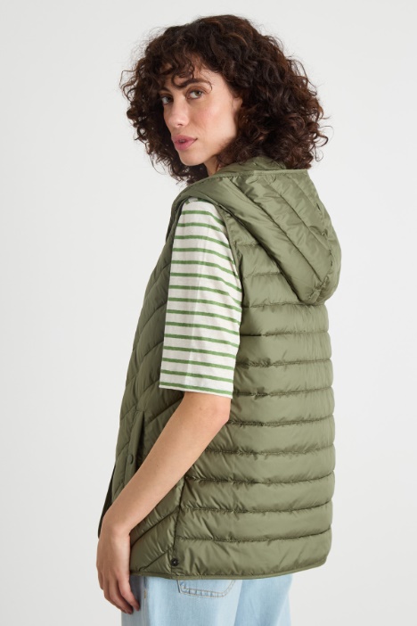 Gilet imbottito con cappuccio