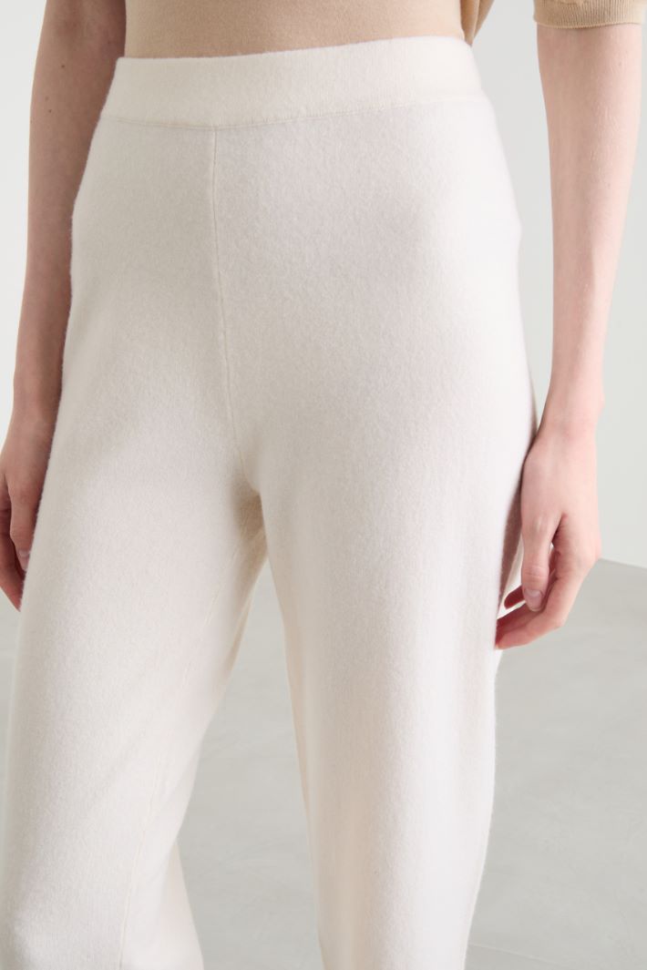 Knitted cashmere trousers Intrend - 3