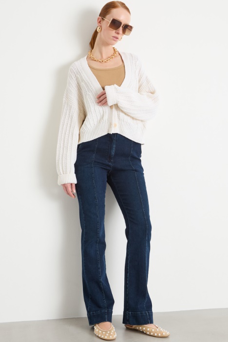 Deep V-Neck Cardigan Intrend