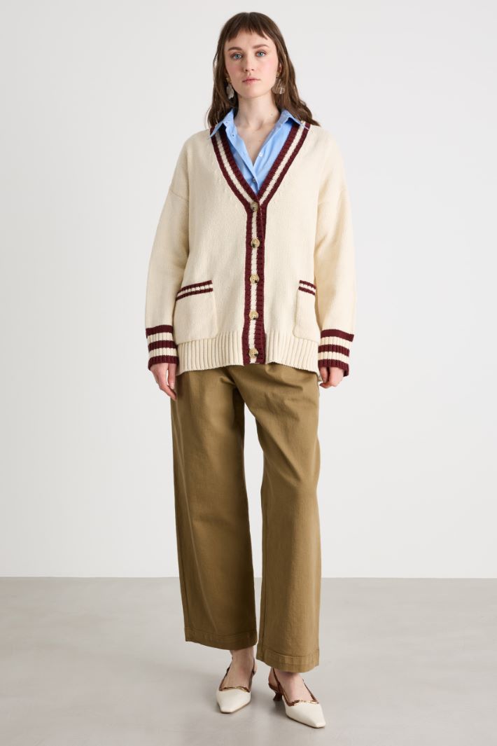 Cardigan con dettagli a contrasto Intrend
