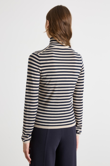 Maglia dolcevita leggera