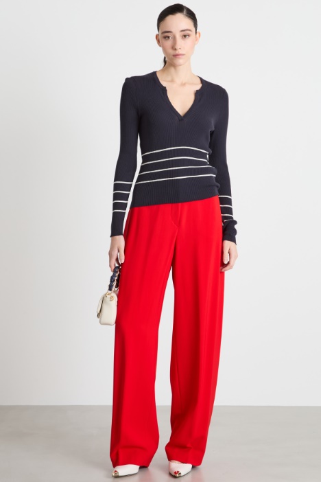 Fitted V-neck jumper Intrend