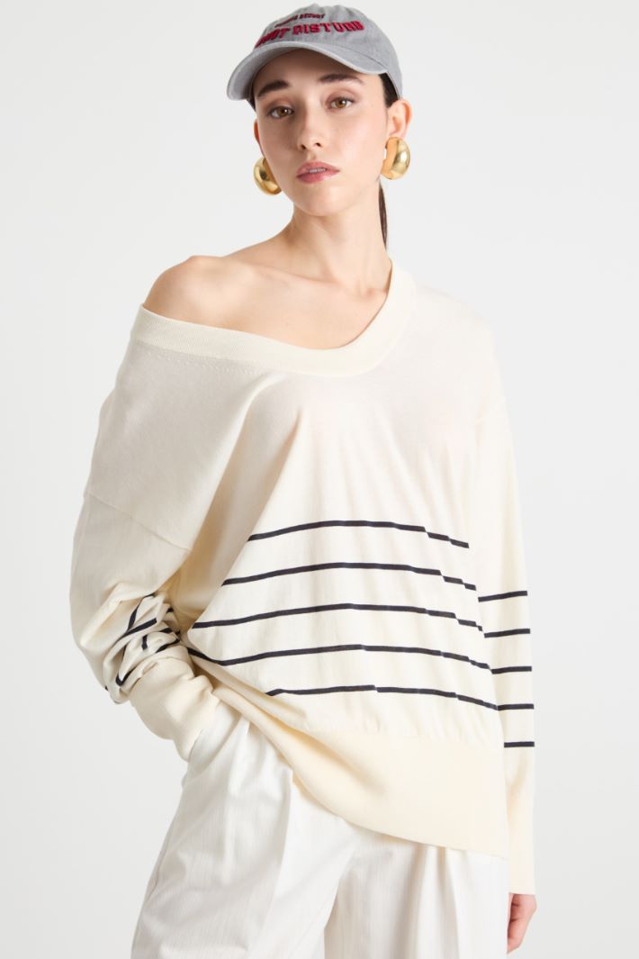 Wide-neck jumper Intrend - 2