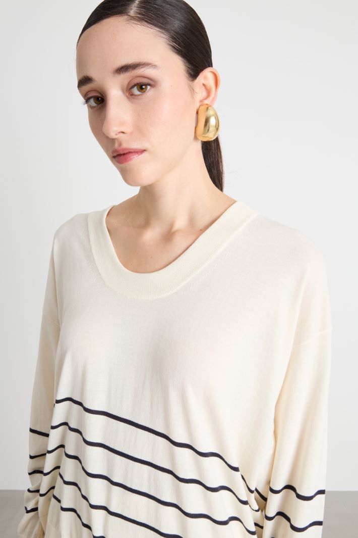 Wide-neck jumper Intrend - 3