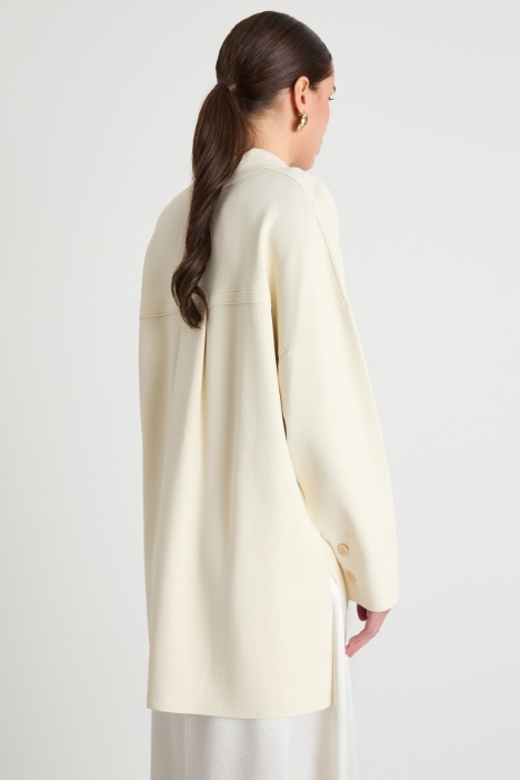 Maglia ampia modello polo