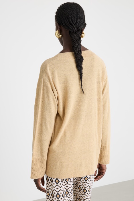 Maglia con ampio scollo