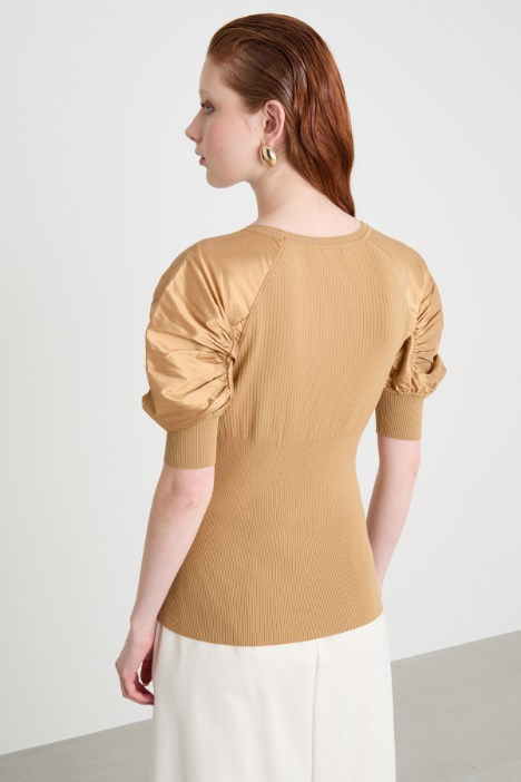 Maglia con maniche corte a palloncino