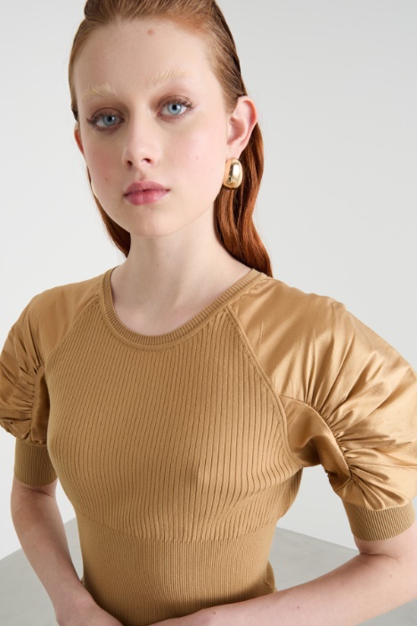 Maglia con maniche corte a palloncino