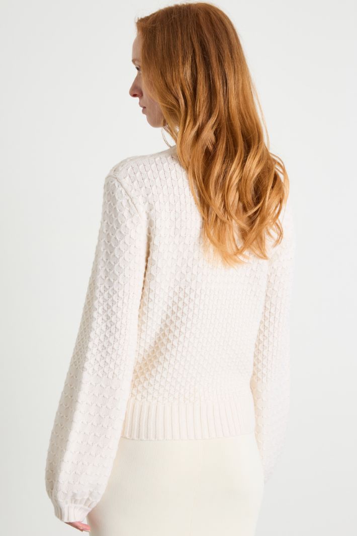 Voluminous-sleeve cropped jumper Intrend - 4