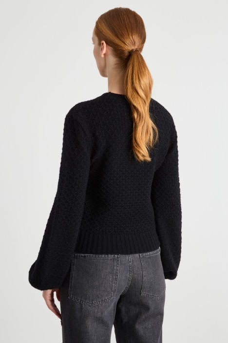 Maglia crop con maniche voluminose