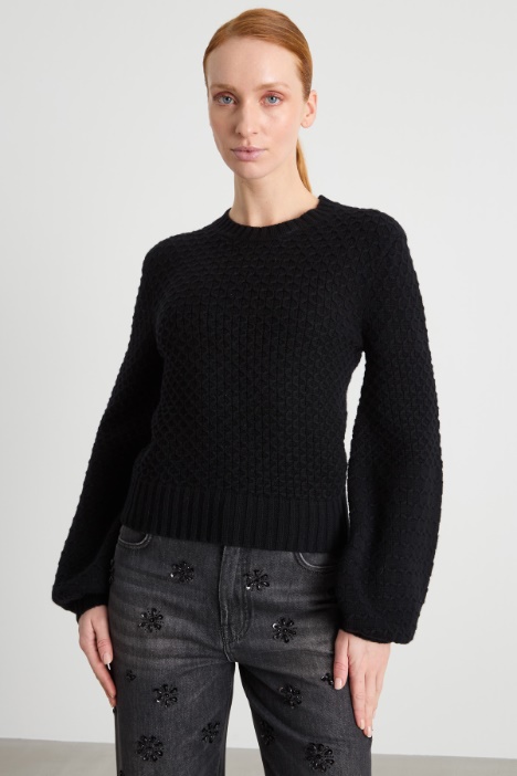 Voluminous-sleeve cropped jumper Intrend