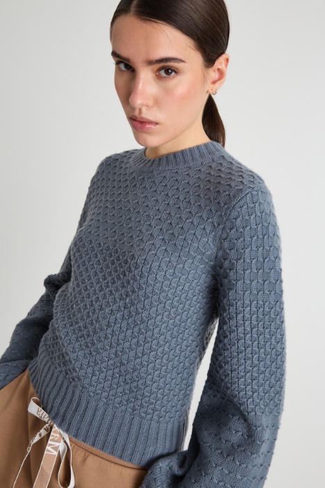 Maglia crop con maniche voluminose