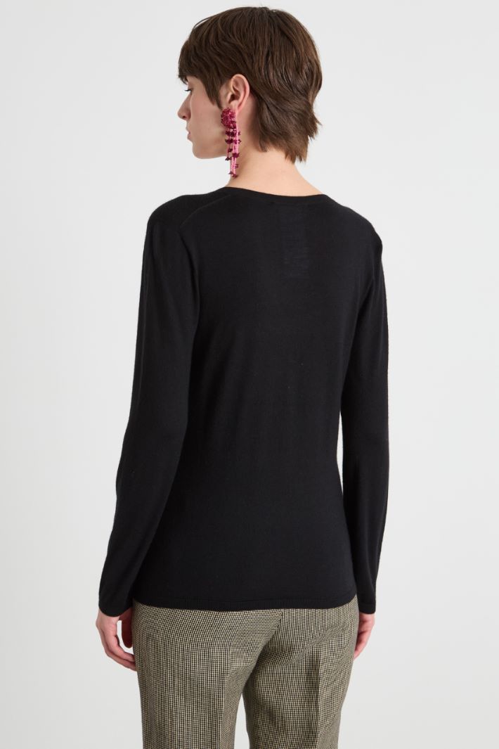 Maglia con scollo a V Intrend - 4