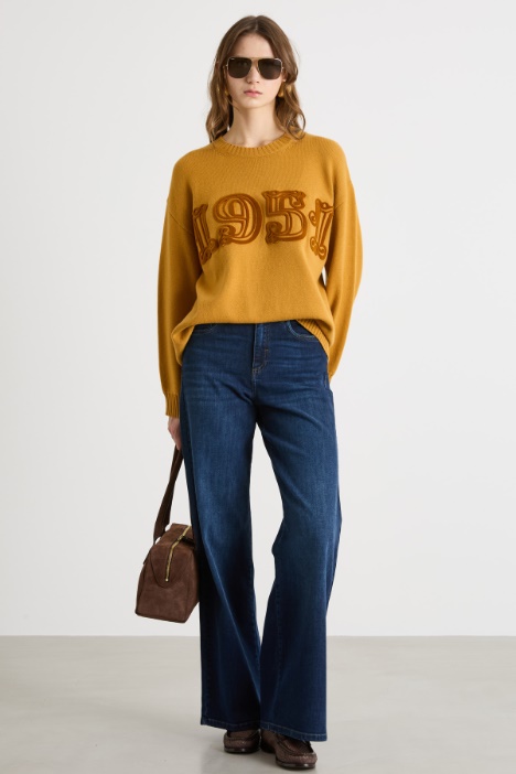 Oversized jumper with flocked motif Intrend