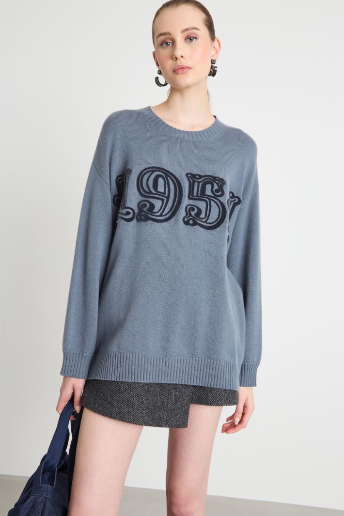 Oversized jumper with flocked motif Intrend - 2