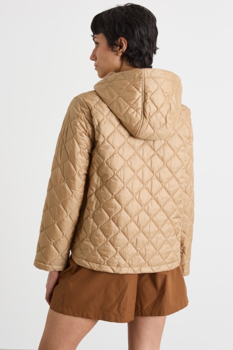 Imbottito corto con cappuccio