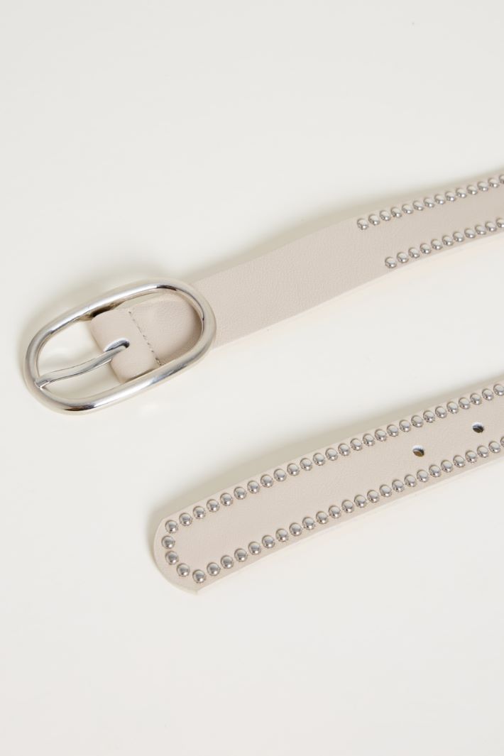 Cintura con borchie e fibbia ovale Intrend - 2