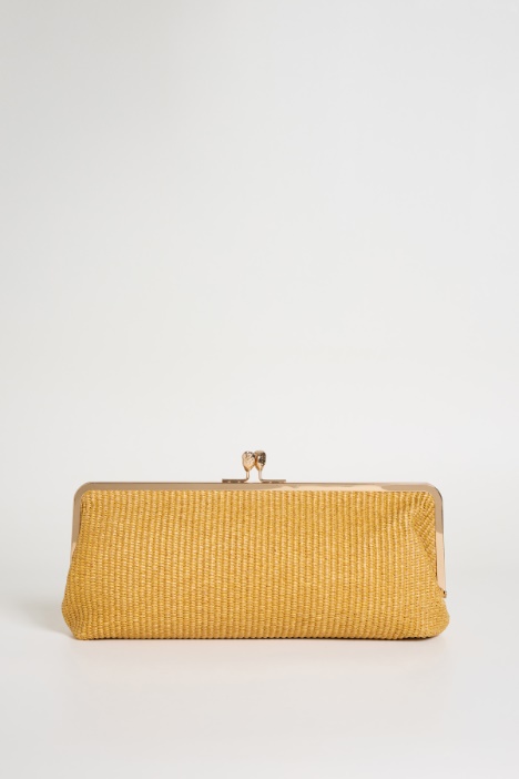 Clutch in rafia