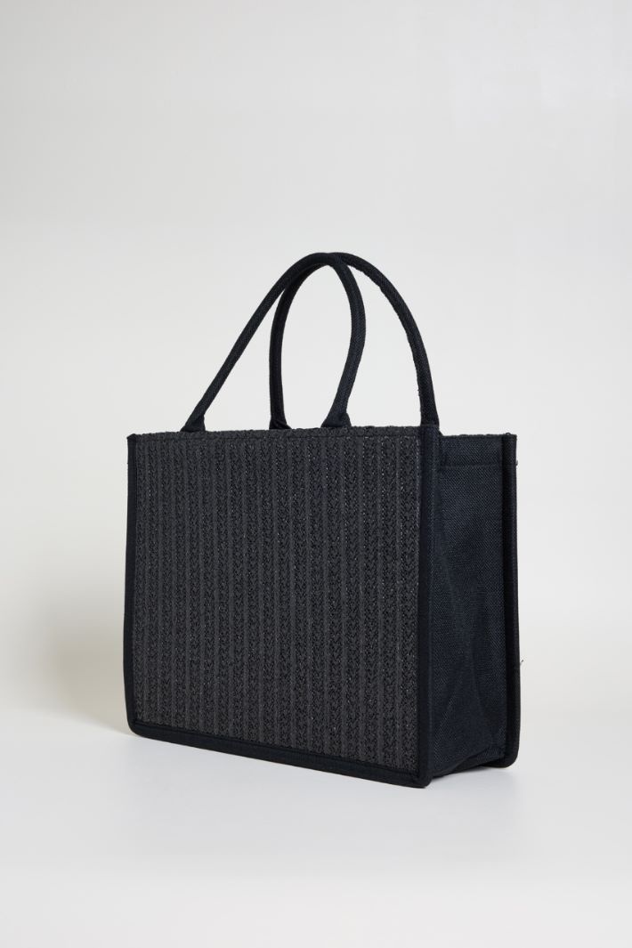 Borsa con motivi in rilievo Intrend - 2