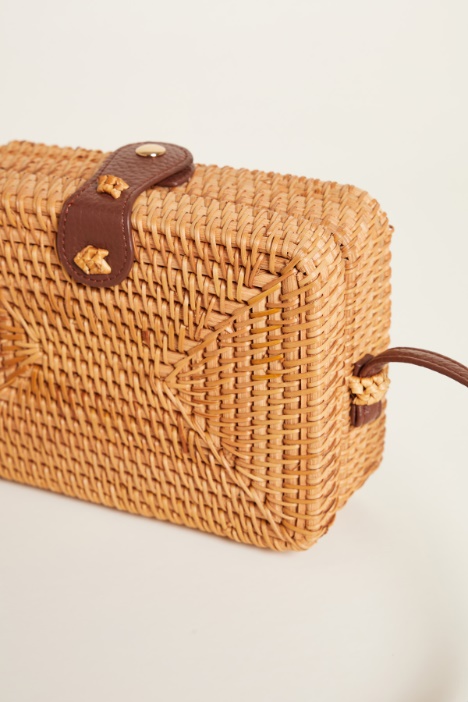 Bolso rectangular de ratán