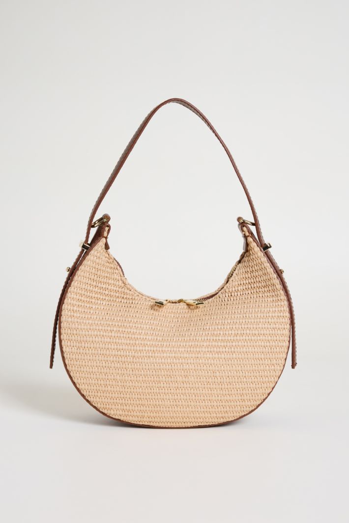 Borsa crossbody a mezzaluna Intrend