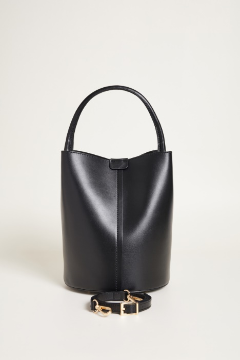 Borsa a secchiello in pelle liscia