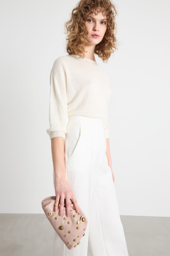 Pochette in tessuto spalmato con borchie Intrend - 5