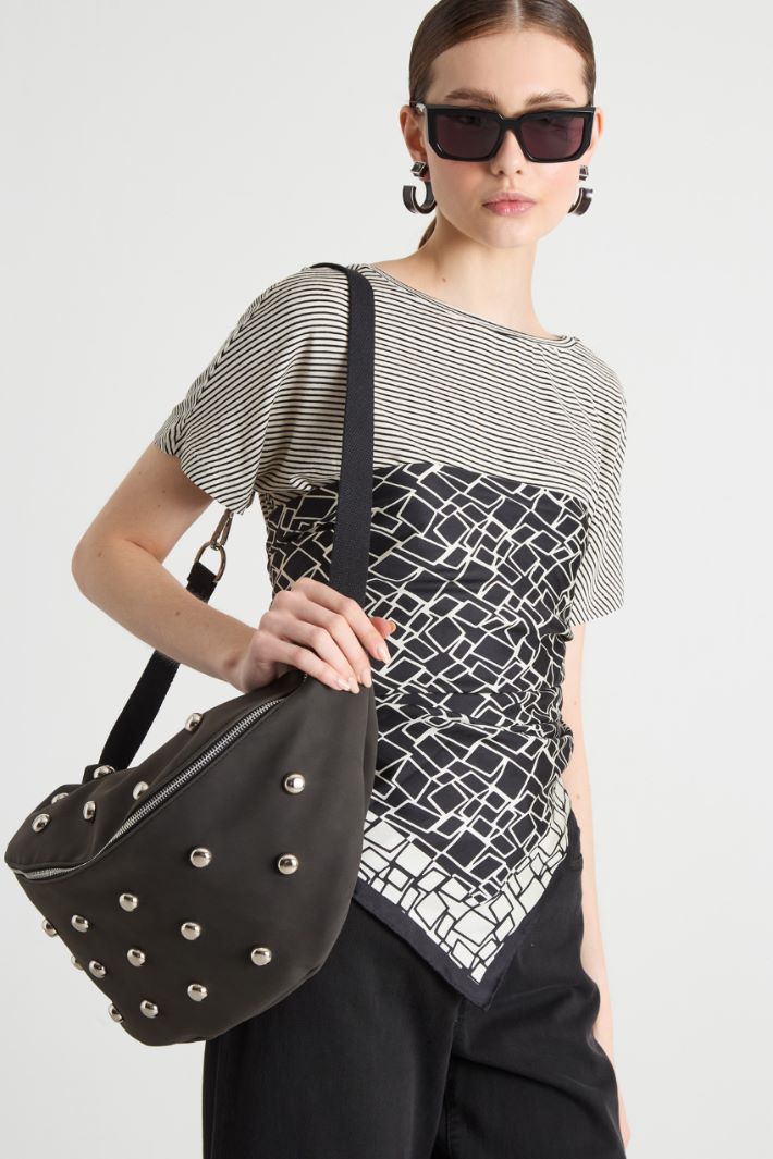 Borsa in tessuto dal finish vellutato Intrend - 5