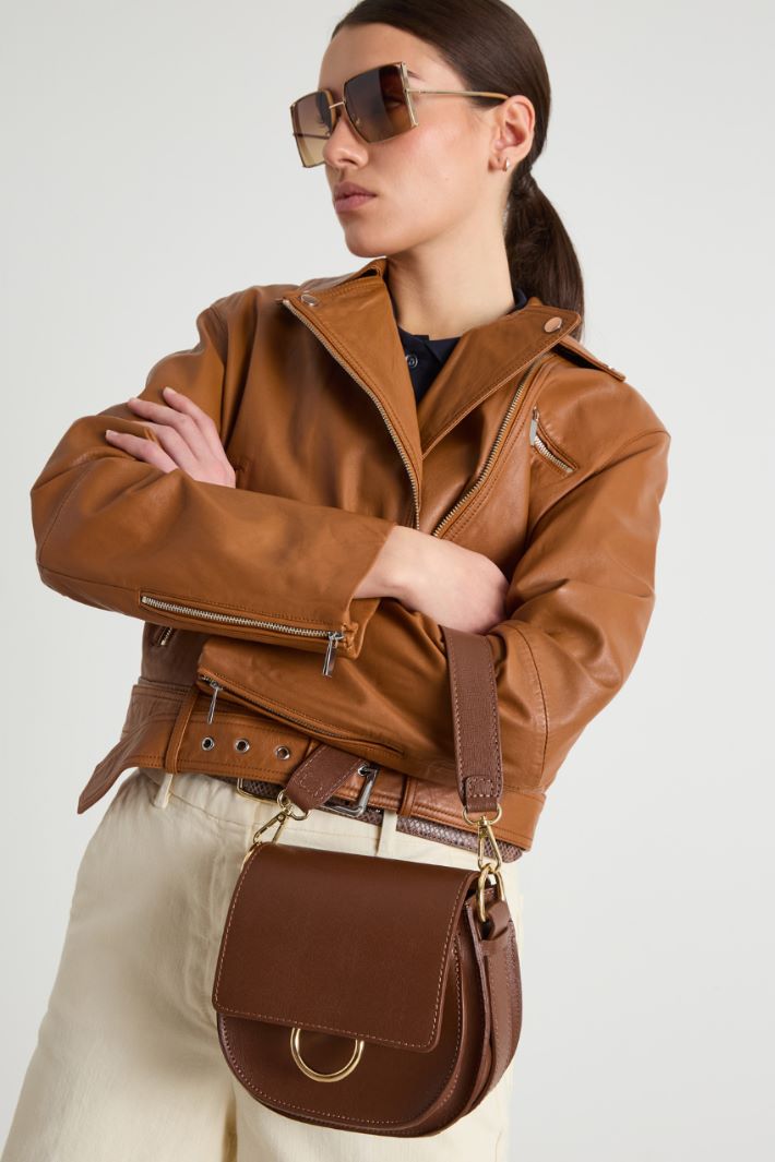 Borsa arrotondata in pelle Intrend - 5