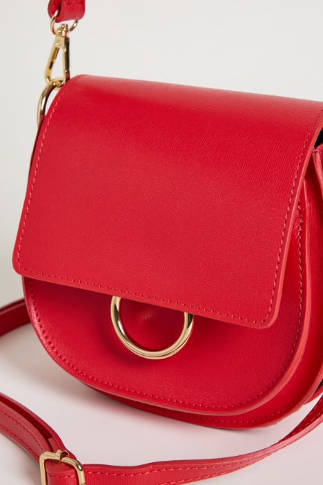 Bolso redondeado de piel