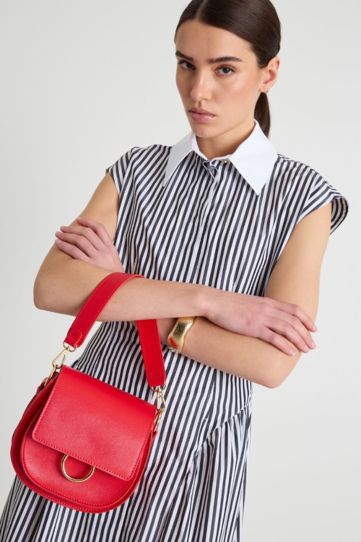 Borsa arrotondata in pelle Intrend - 5