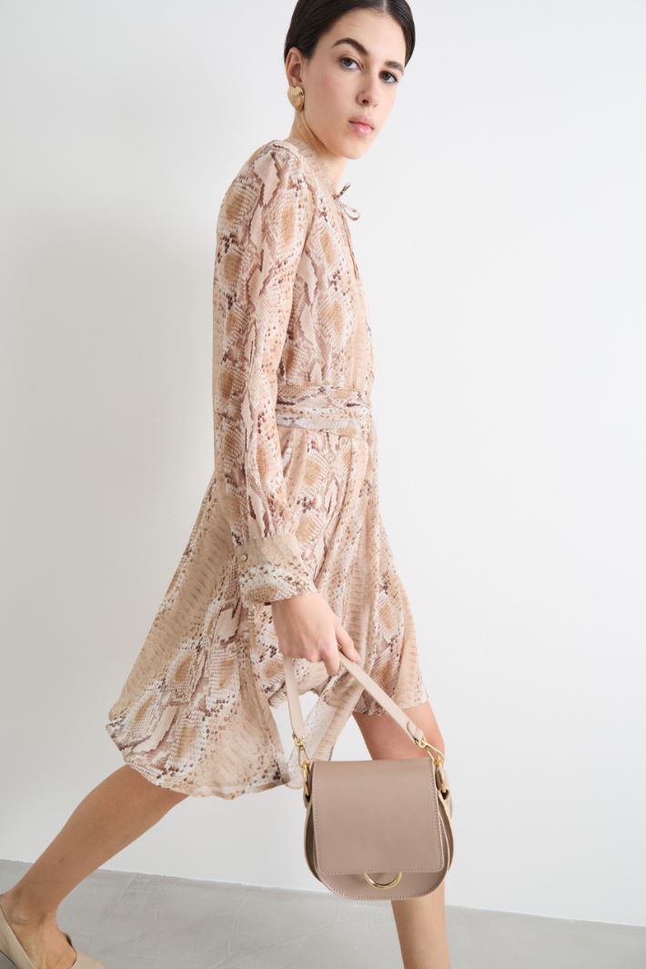 Borsa arrotondata in pelle Intrend - 5