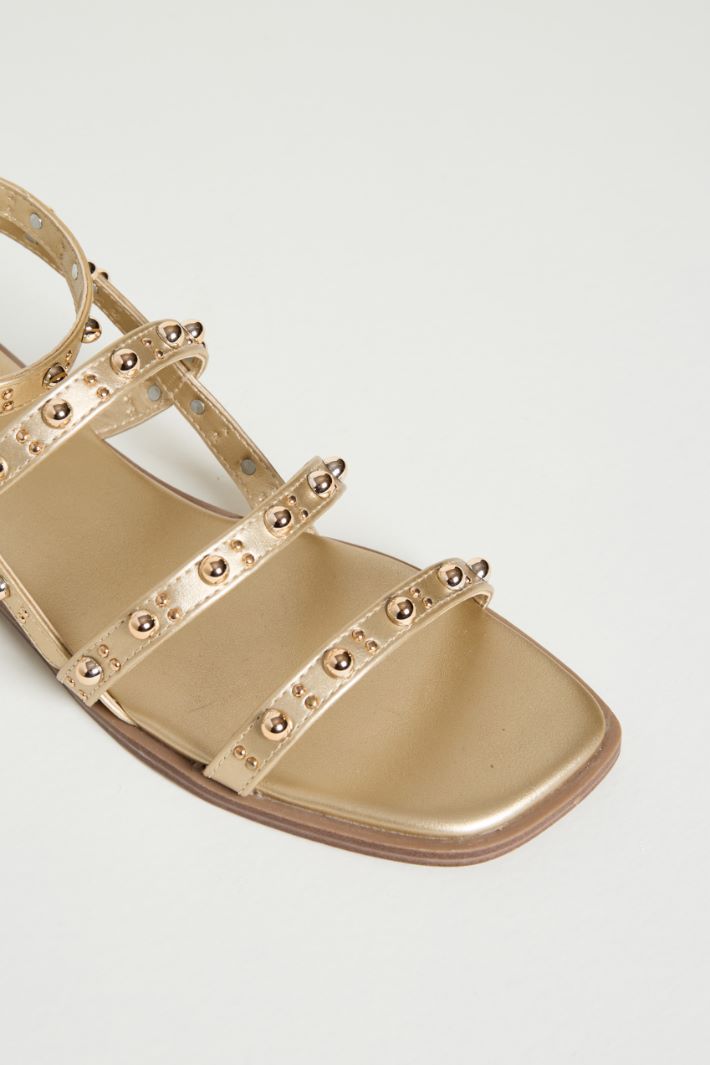 Sandali a listini con borchie Intrend - 4