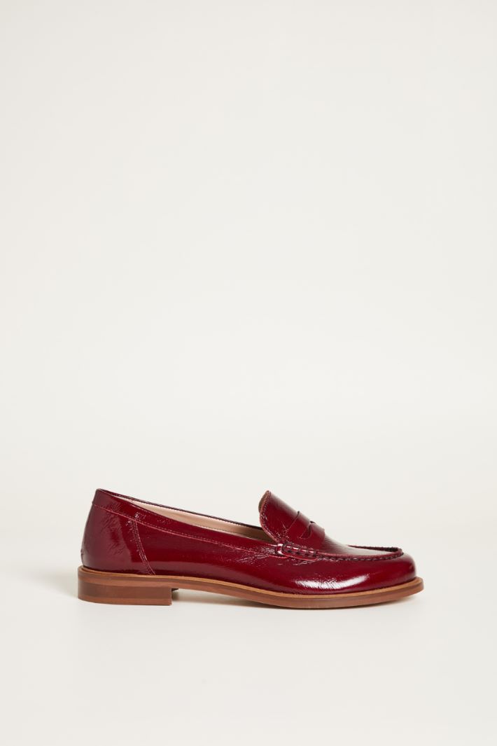 Patent leather loafers Intrend